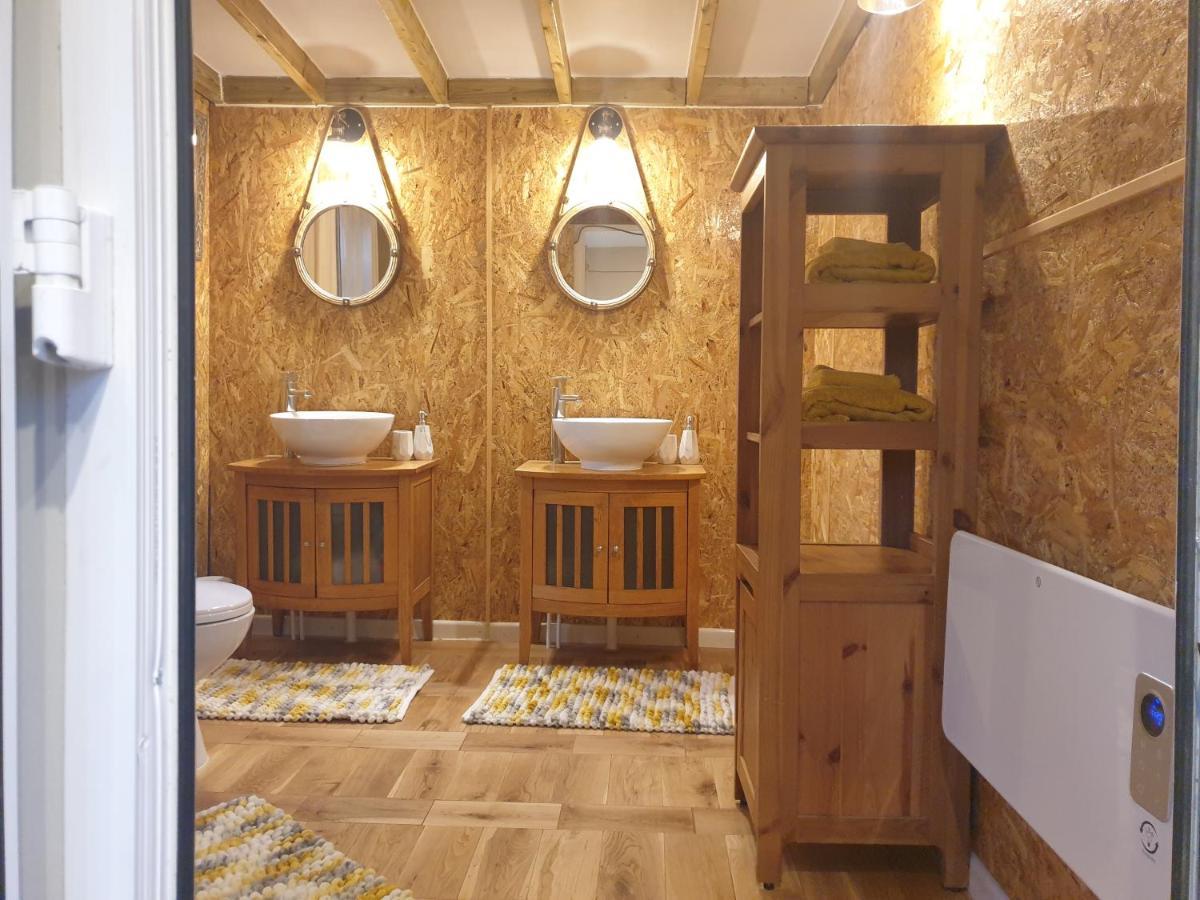 Riverside Cabin In Shropshire Oswestry Exterior foto