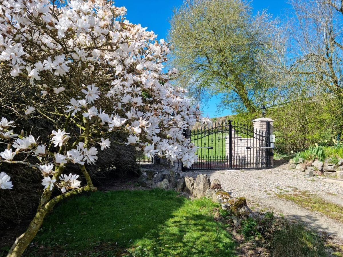 Riverside Cabin In Shropshire Oswestry Exterior foto
