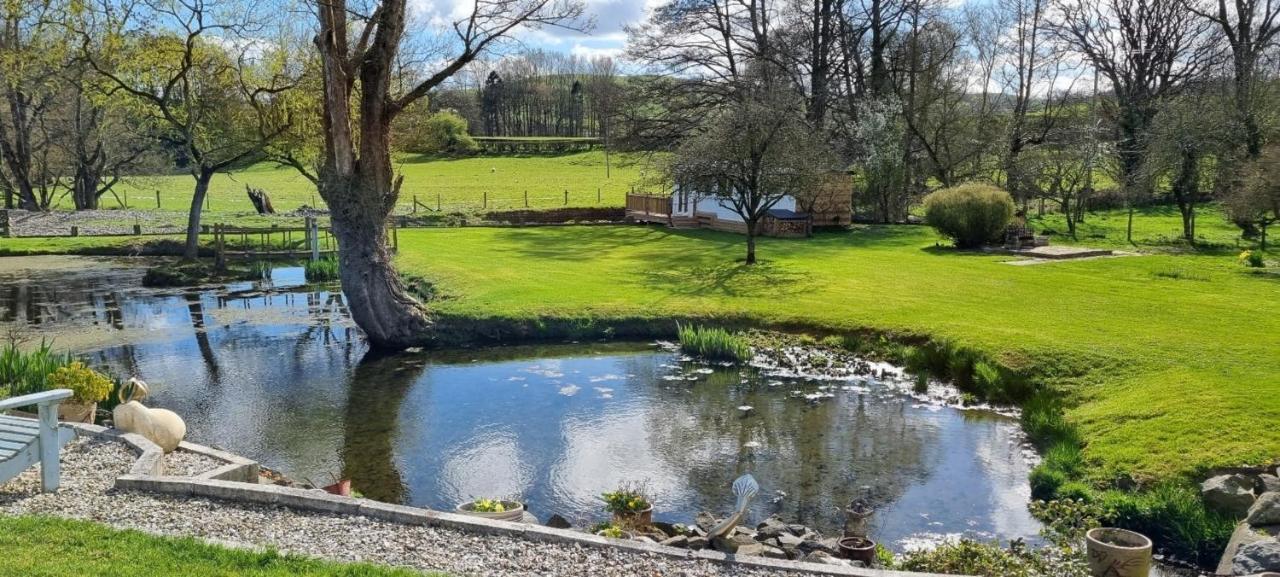 Riverside Cabin In Shropshire Oswestry Exterior foto